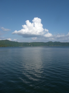 池田湖と雲